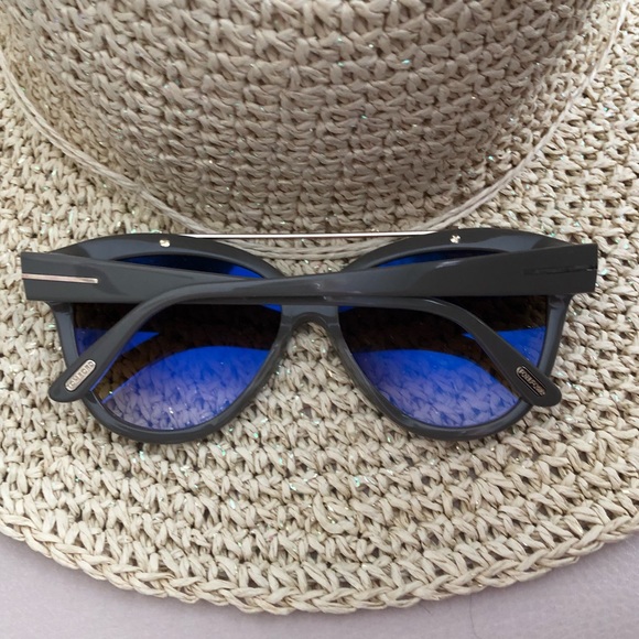 😎Tom Ford sunnies☀️ Genuine TF sunglasses 😎 - Picture 3 of 8